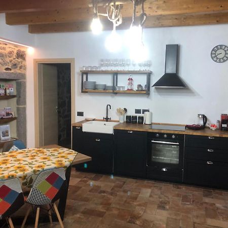 Bed and Breakfast La Torre A Colori Esine Esterno foto
