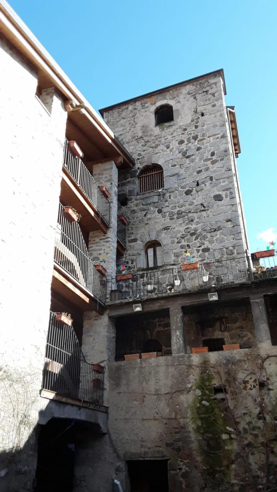 Bed and Breakfast La Torre A Colori Esine Esterno foto
