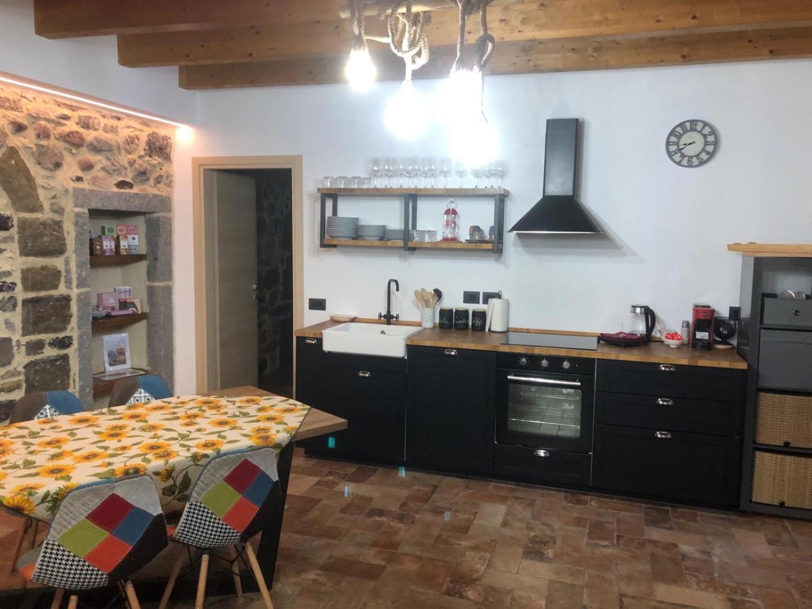Bed and Breakfast La Torre A Colori Esine Esterno foto
