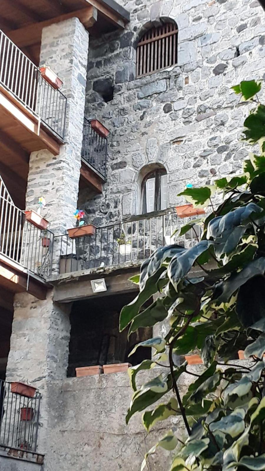 Bed and Breakfast La Torre A Colori Esine Esterno foto